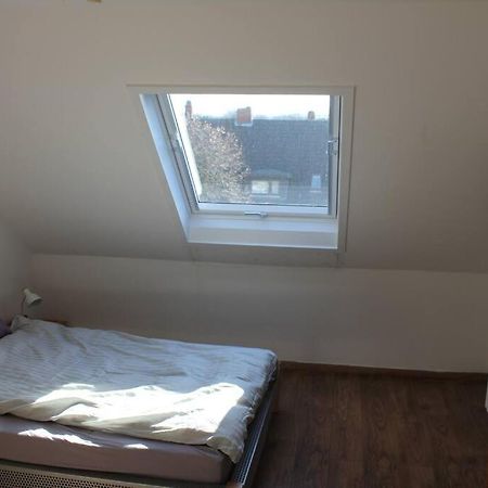 Seelze Ruhige Dachgeschosswohnung מראה חיצוני תמונה